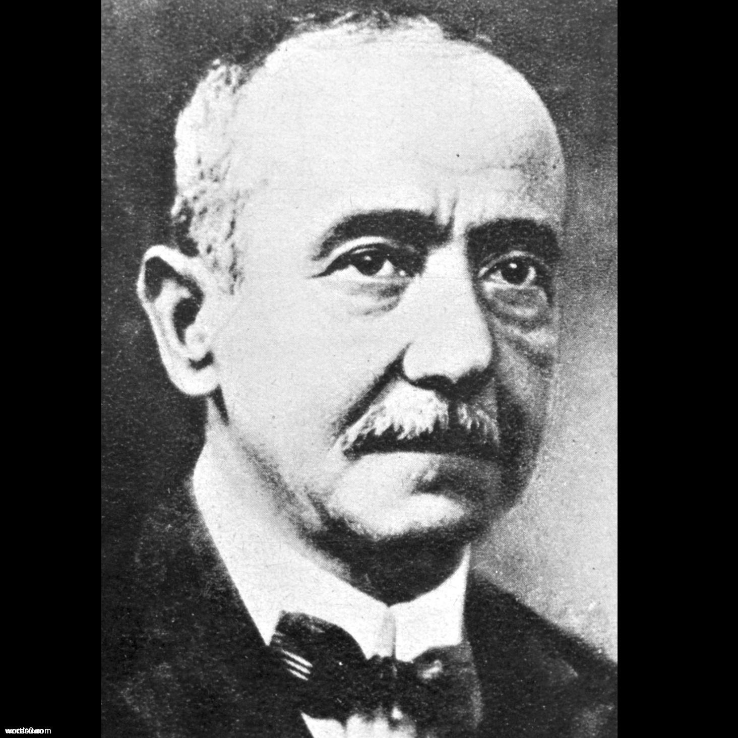 كلمات قصيدة طويَ البساطُ وجفت الأقداحُ | أحمد شوقي